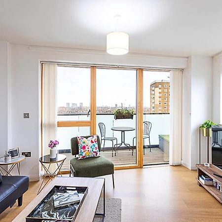Trendy Queen'S Park Apartment With Views Across London Exteriör bild