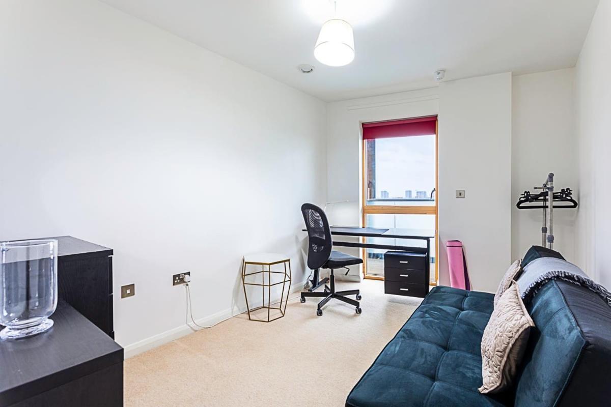 Trendy Queen'S Park Apartment With Views Across London Exteriör bild