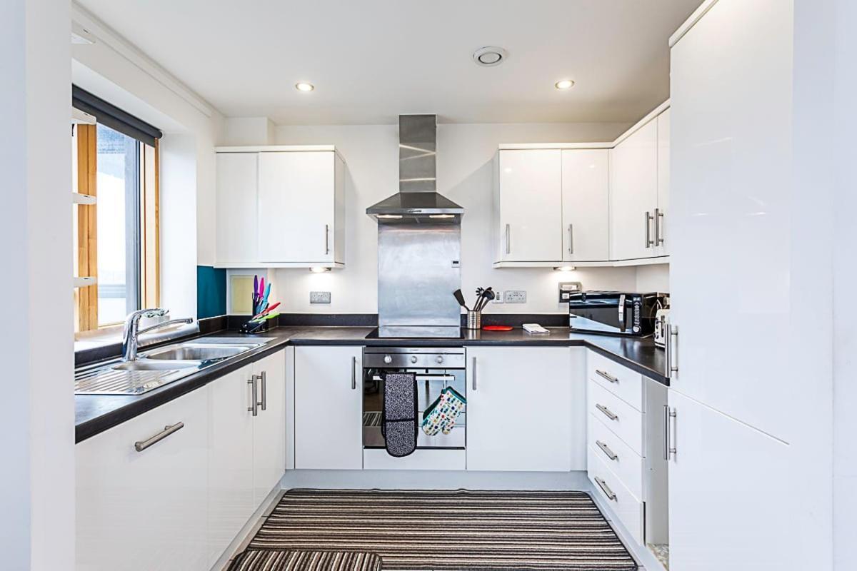 Trendy Queen'S Park Apartment With Views Across London Exteriör bild
