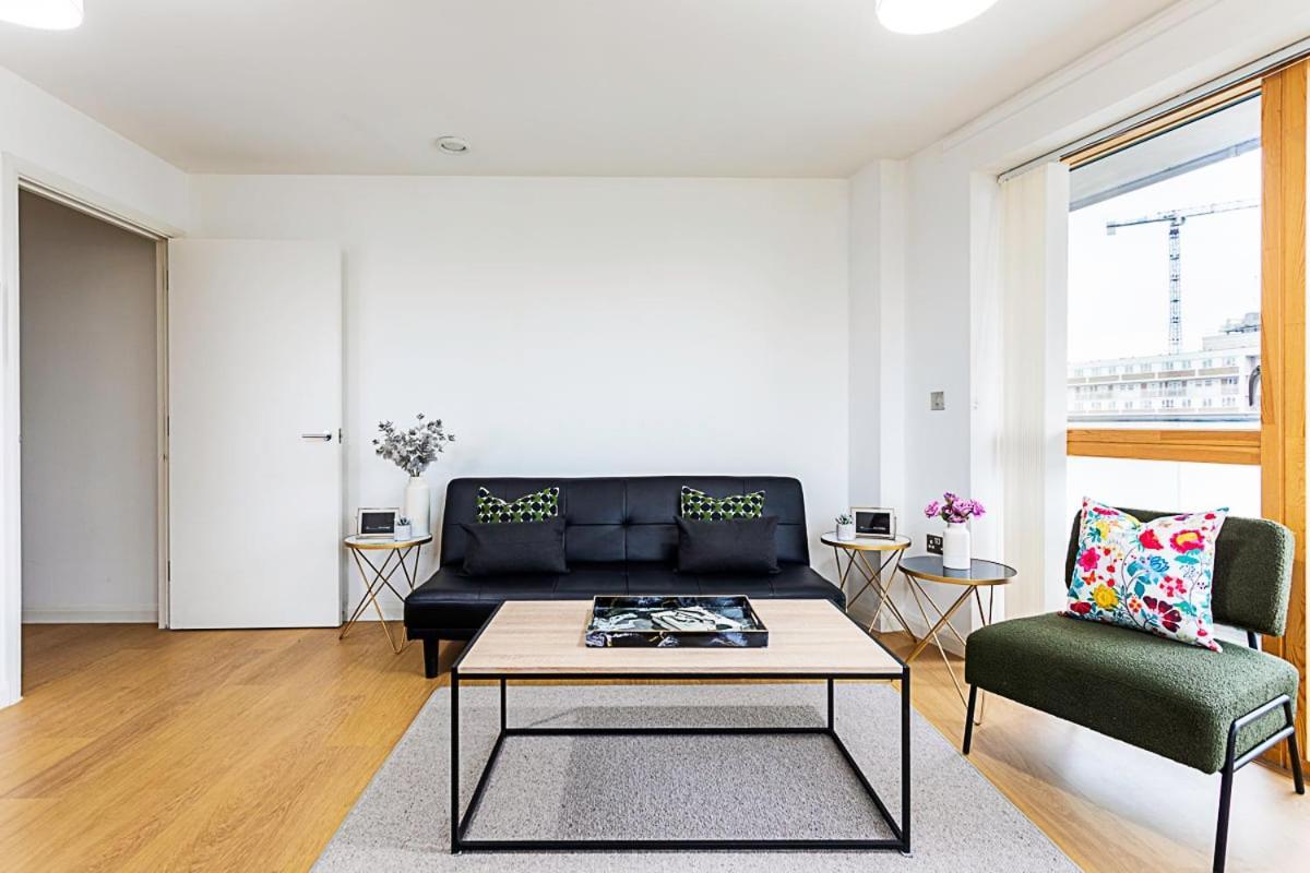 Trendy Queen'S Park Apartment With Views Across London Exteriör bild
