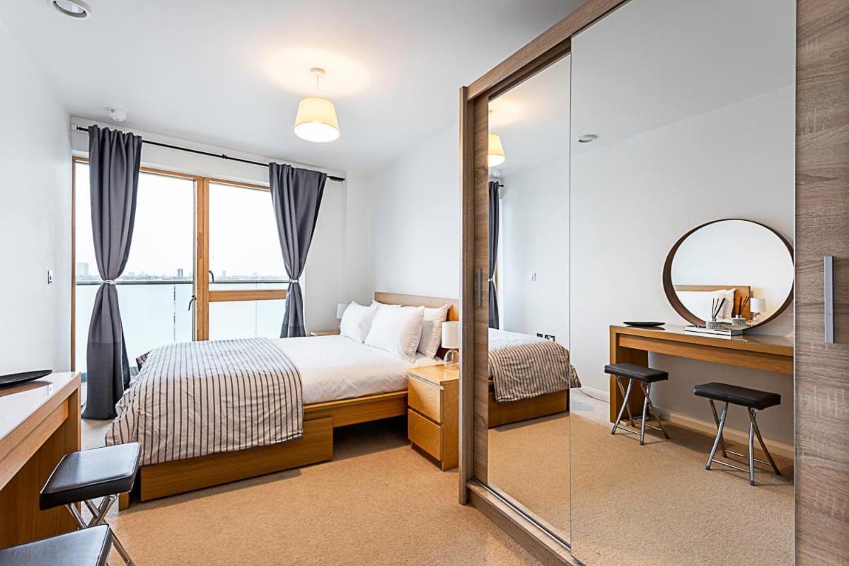 Trendy Queen'S Park Apartment With Views Across London Exteriör bild