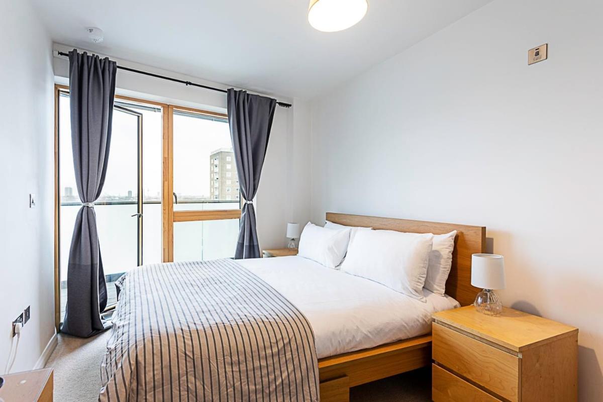 Trendy Queen'S Park Apartment With Views Across London Exteriör bild