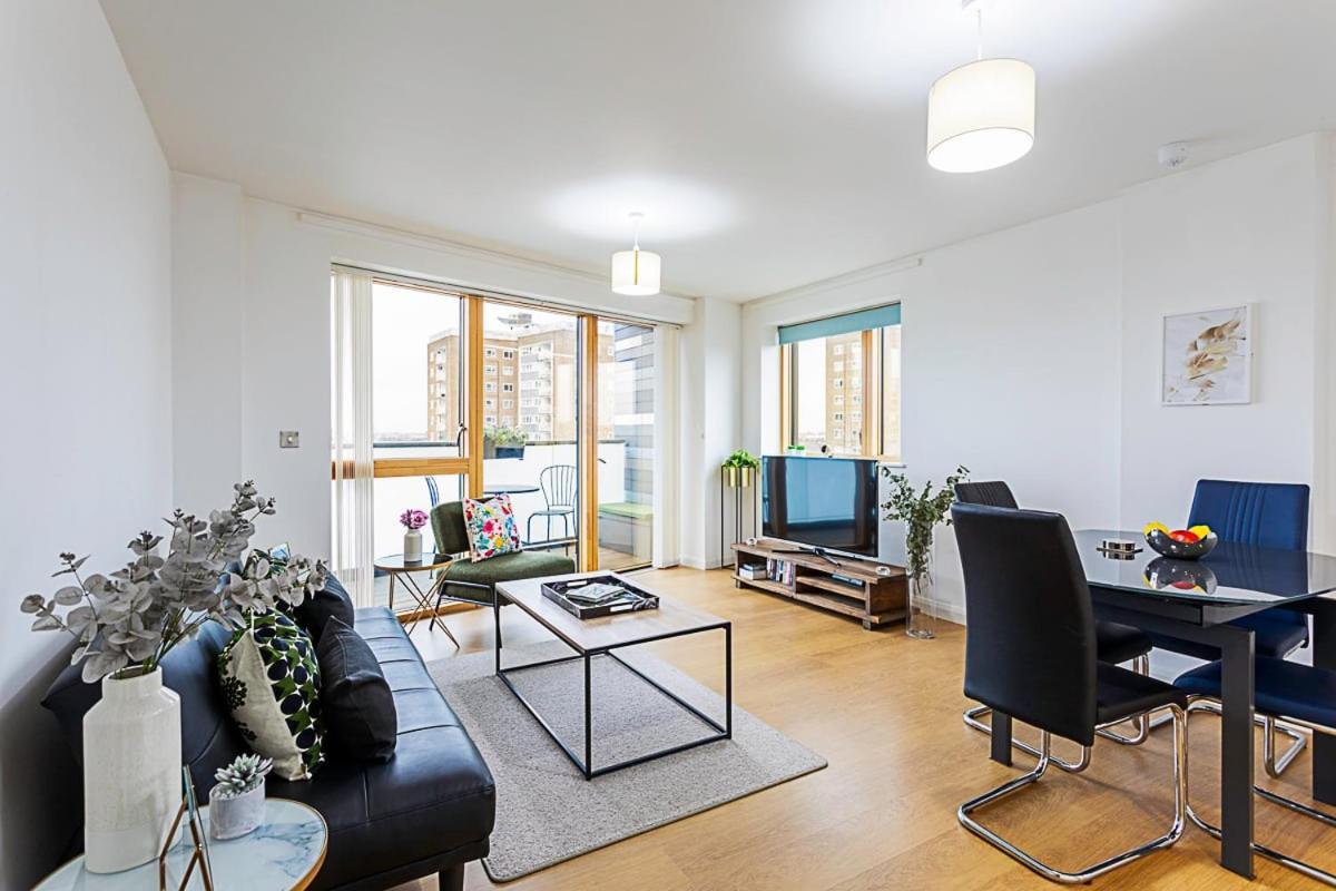 Trendy Queen'S Park Apartment With Views Across London Exteriör bild